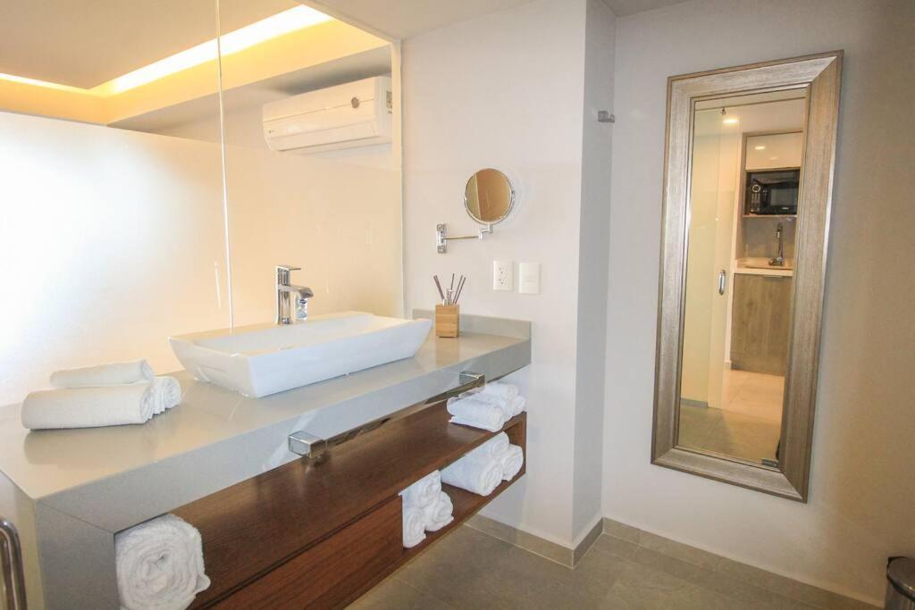 Harbor 7010 By Moikkarentals Beachfront 600Mb Wifi Puerto Vallarta Zewnętrze zdjęcie